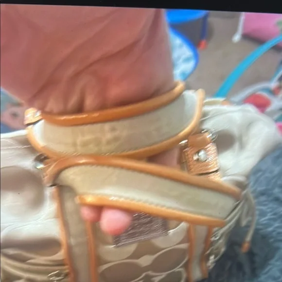 Coach poppy tartan Cream Shoulder Bag with Signature Style - Picture 5 of 7